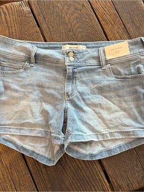 Hollister Pale Blue Denim Shortie Short NWT Low-Rise Cutoff Shorts 16 w33